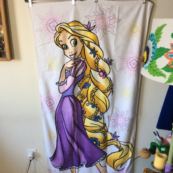 SOLD Beach Towel Disney Tangled Rapunzel Very Big - Picture 1 of 6